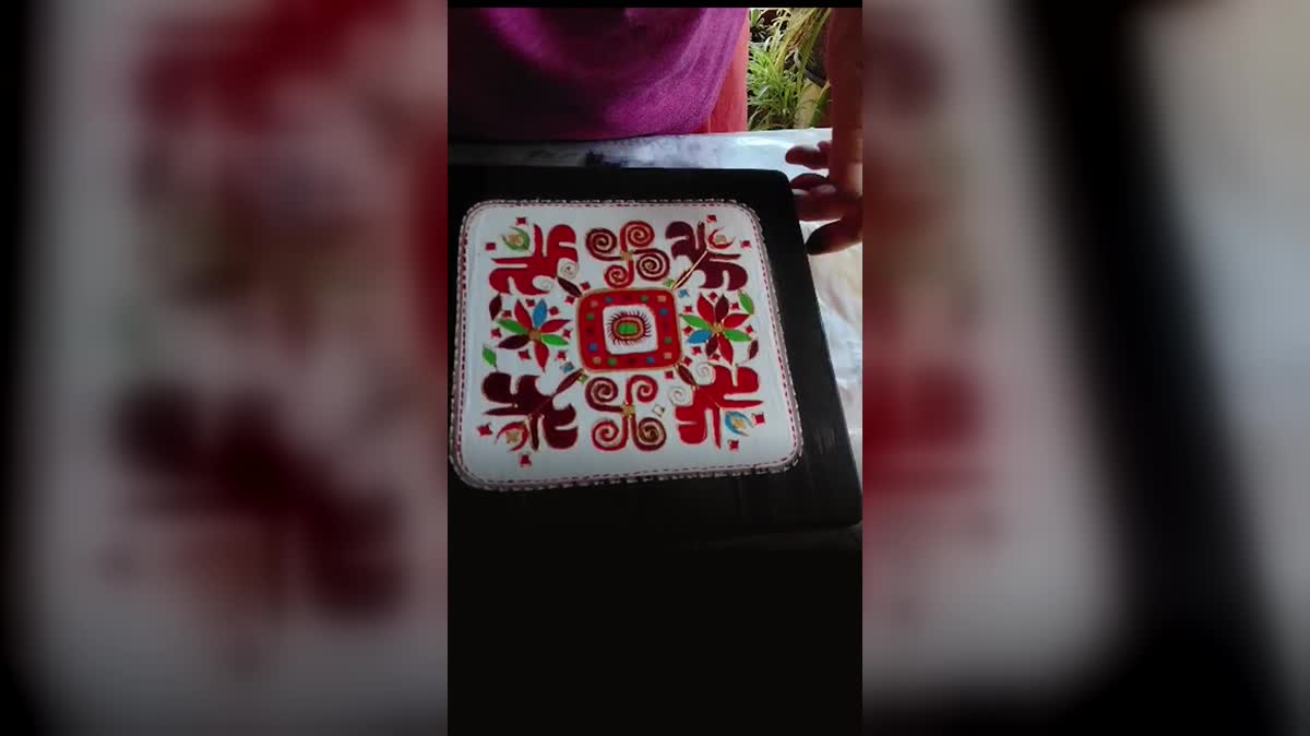 Готов народен мотив, ръчно изработен върху дърво